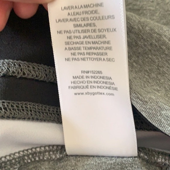 Gottex Size Med Capri Work Out Pants - Picture 6 of 6